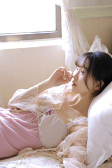美女暴光
